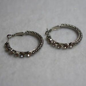 Party On Elegant Round Rhinestone Silver Tone Glam Statement Like New Earrings